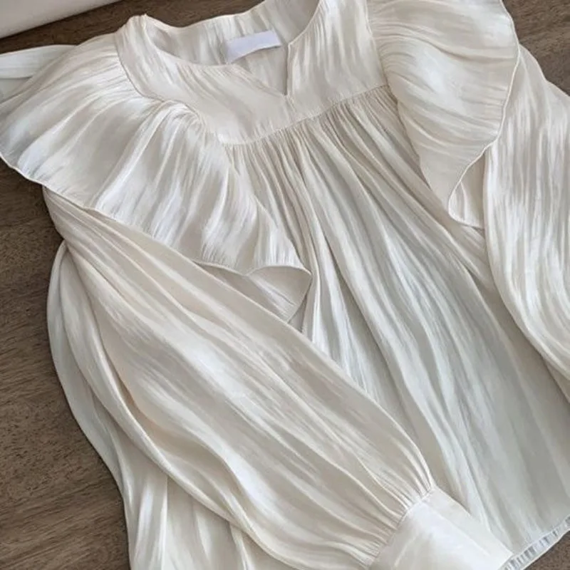 Women\'s Solid V-Neck Ruffles Folds Pullover Shirt Spring Korean Fashion Female Clothing Loose Bubble Sleeve Sweet Blouses Tops
