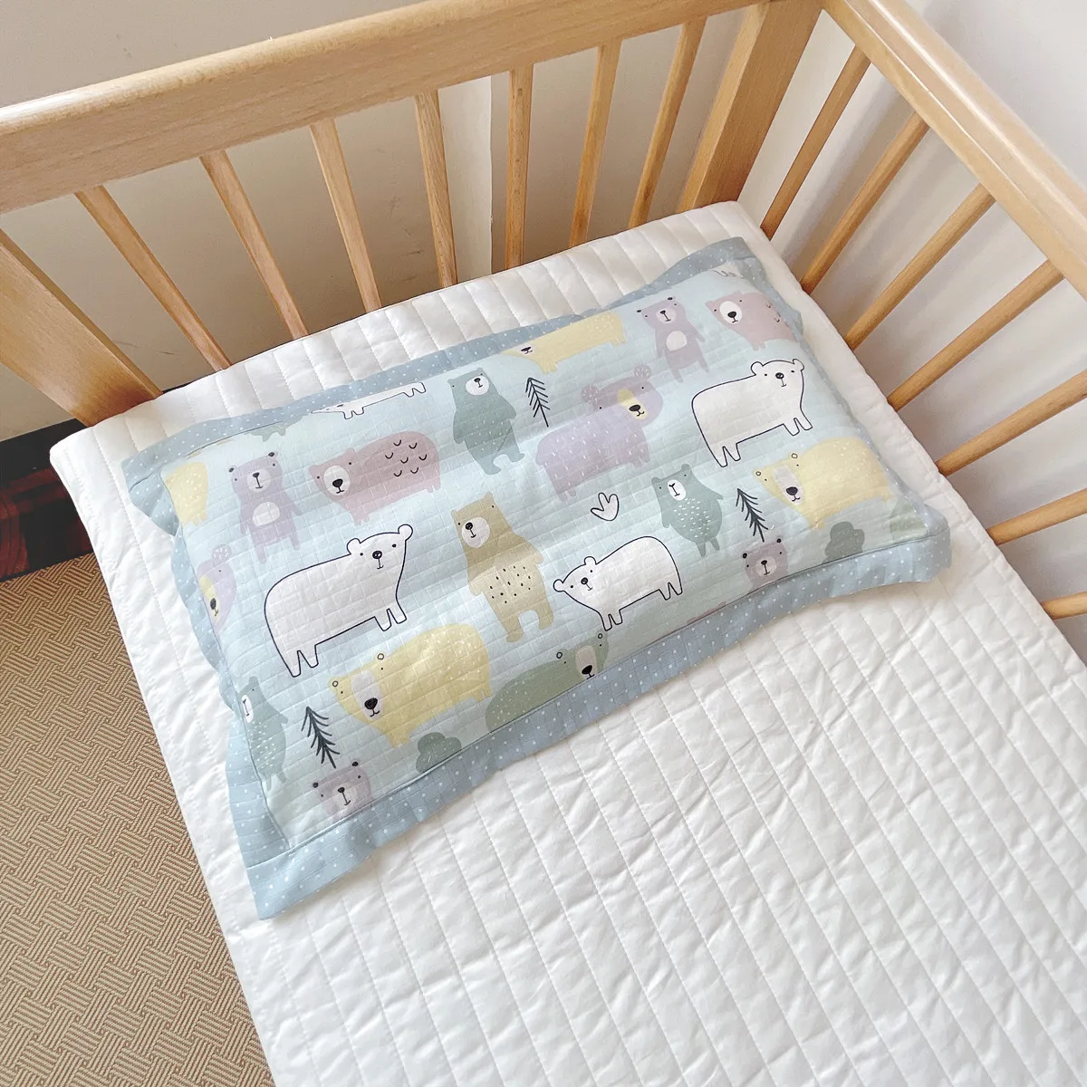 Pure cotton two-layer gauze pillow for children can be removed and washed baby pillow for 1-5 years old kindergarten four