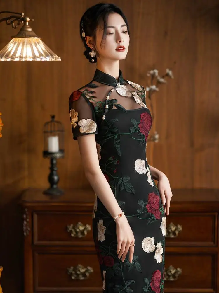 Chinese Dress Black Lace Embroidered Flower Cheongsam for Young Women