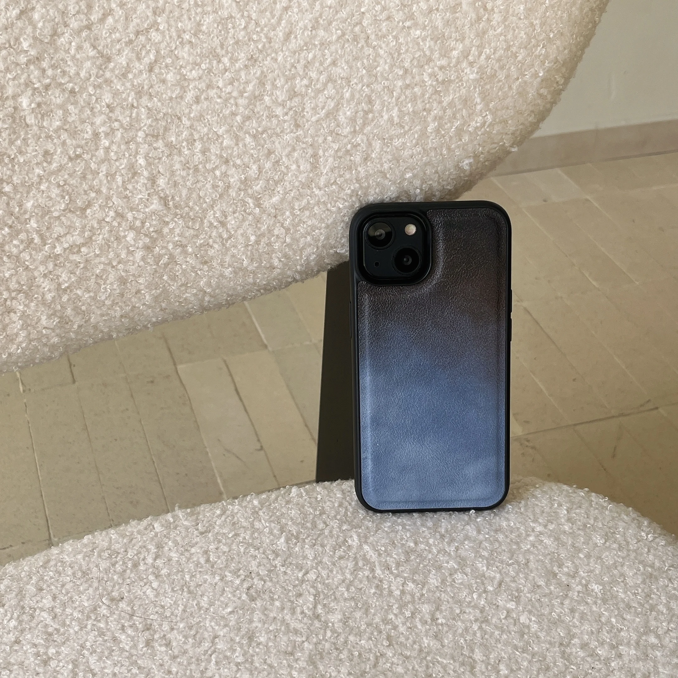 Stylish Blue Black Gradient Phone Case - New Fashion Edition