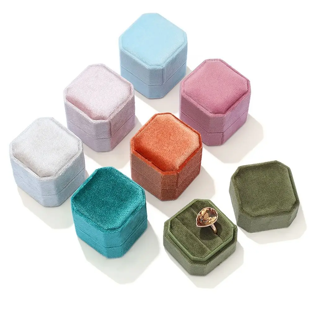 

Бархатная восьмиугольная искусственная коробка для обручального кольца со съемной крышкой