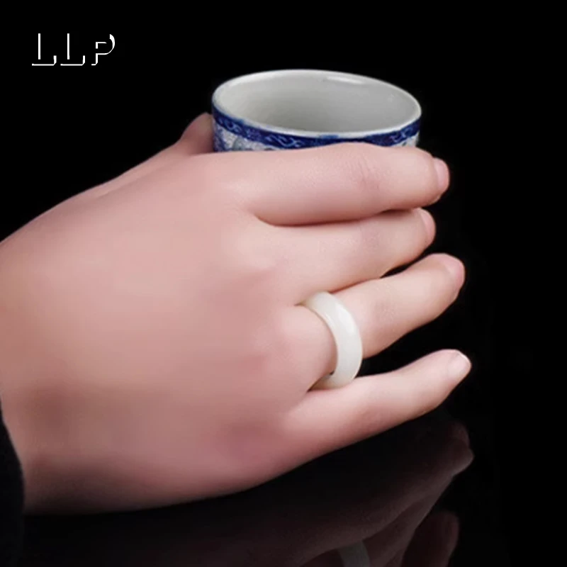 Natürlicher Hetian-Jade-Ring – modischer Charm-Schmuck für Männer und Frauen als festliches Geschenk – Detail 3