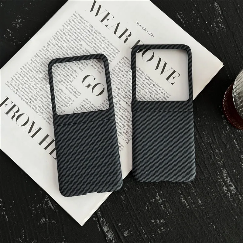 

Карбоновый чехол для телефона с текстурой для Motorola MOTO Razr 40, ультражесткий противоударный чехол из поликарбоната