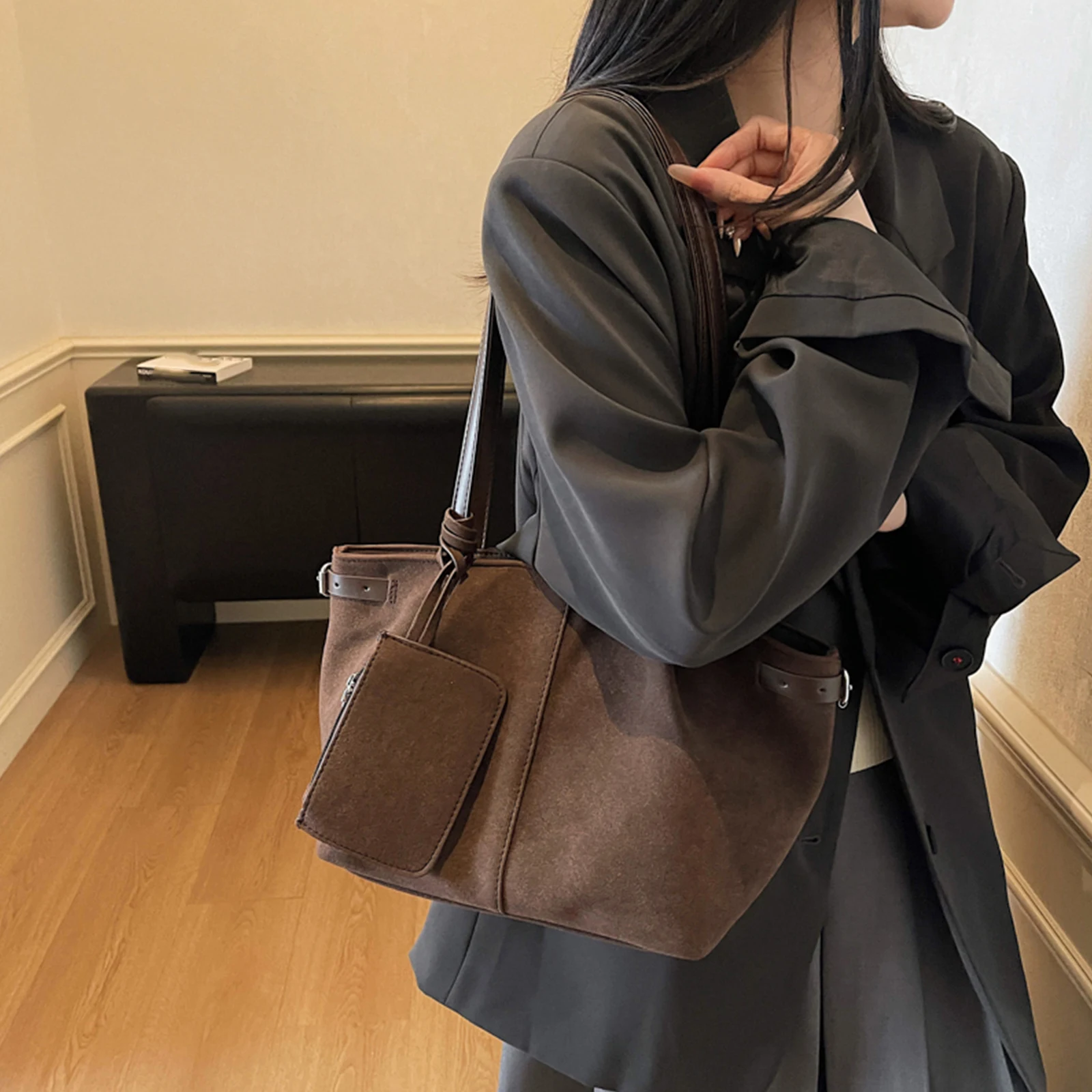 Trendy Tote Bag Large Capacity Fall Underarm Bag Winter Hobo Bag Travel Handbag for Women Work Shopping Travel