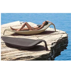 Leaves shape Outdoor beach PE rattan sunbed sun lounger lounge chair