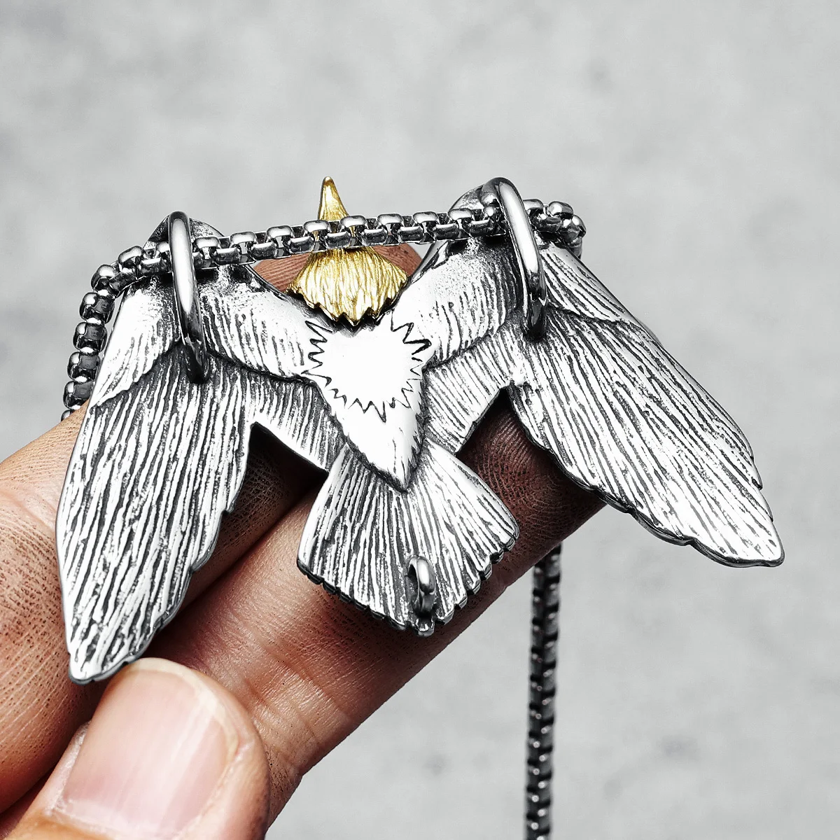 COOLSTEELANDBEYOND Uomo Donna Aquila Uccello Testa Cranio Collana con Pendente con Lettera Antica, Acciaio, Palla Catena 75CM