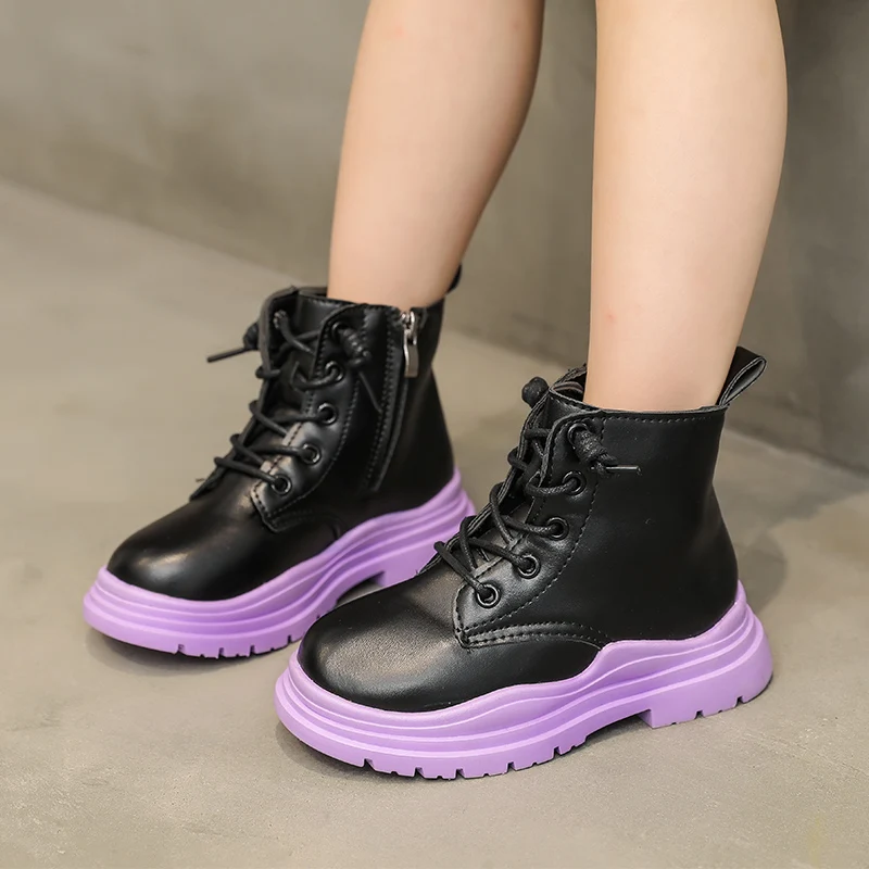 

2023 New Girls Boots Versatile Colored Sole Cool Classic Versatile Soft Breatheable Boys Short Boots Non-slip Europe and America