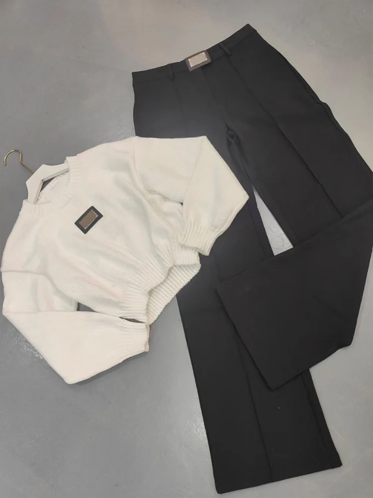 

Fall/Winter 23 new ladies chest metal letters slim pullover short sweater+high waist casual pants fashion women's two-piece suit