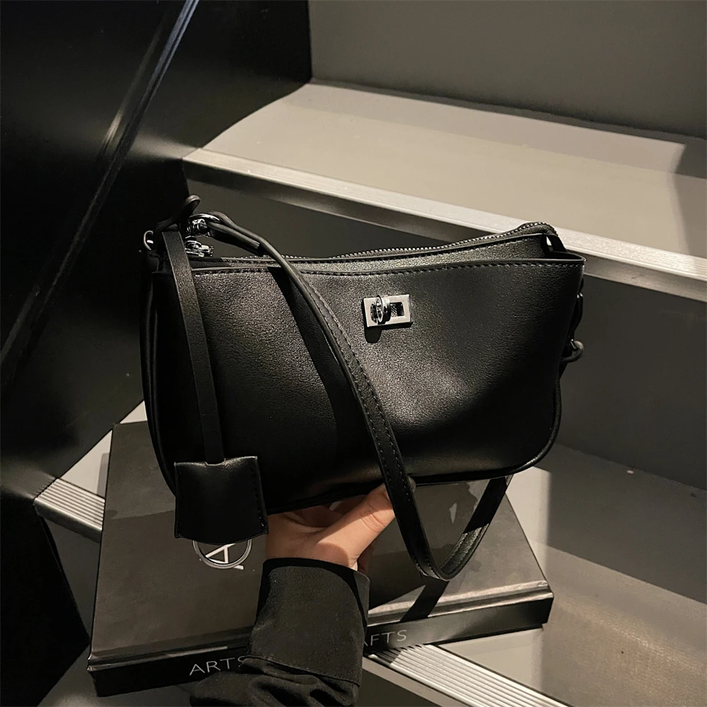 Luxury Women's Shoulder Bag With Dual Straps And Locker Closure_voghion.com