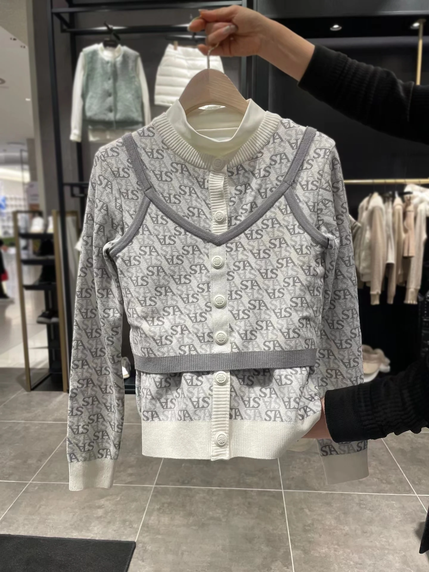 

New spring golf knitted sweater set for women cardigan and vest set two pieces knitted ladies golf wear fashion long sleeves top
