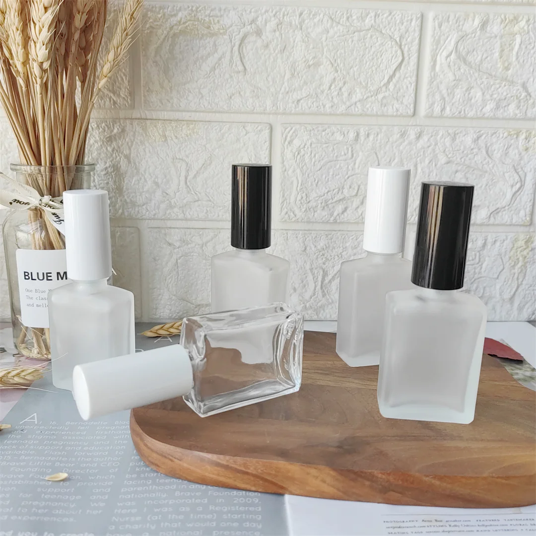 Wholesale High Quality Luxury Design 50ml Glass Empty Refillable Spray  Manufacture Beautiful Perfume Bottle From m.