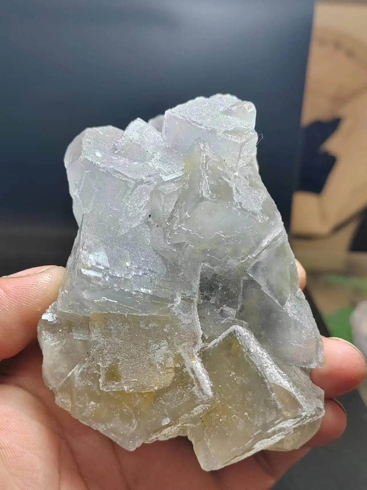 

464gNatural rare yellowstone cluster mineral teaching specimen stone and crystal healing crystal quartz gem home decoration