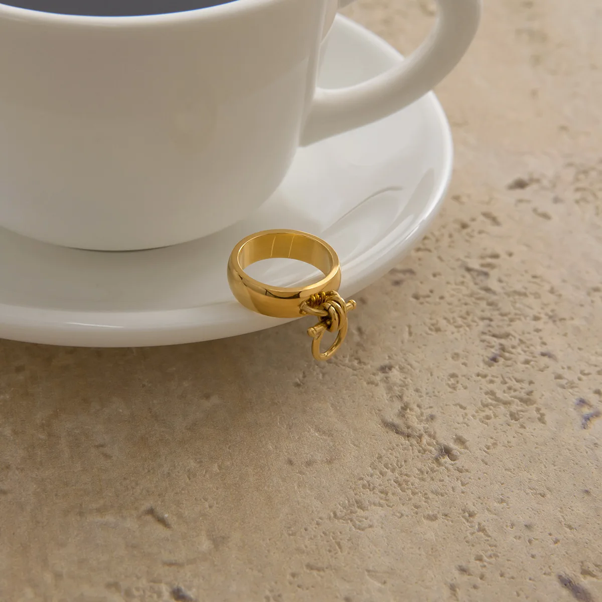 Punk Rock Polished Geometric 18K Gold Plated Rings Waterproof Hypoallergenic Knot Finger Ring Versatile Daily Accessories Bijoux