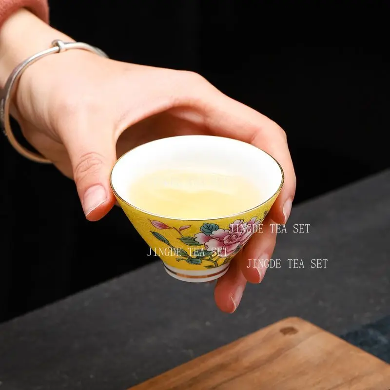 1pcs Jingdezhen Plum Blossom Small Capacity Tea Cup Home Owner's Tea Cup Chinese Style Tea Bowl Kung Fu Drinking Utensils