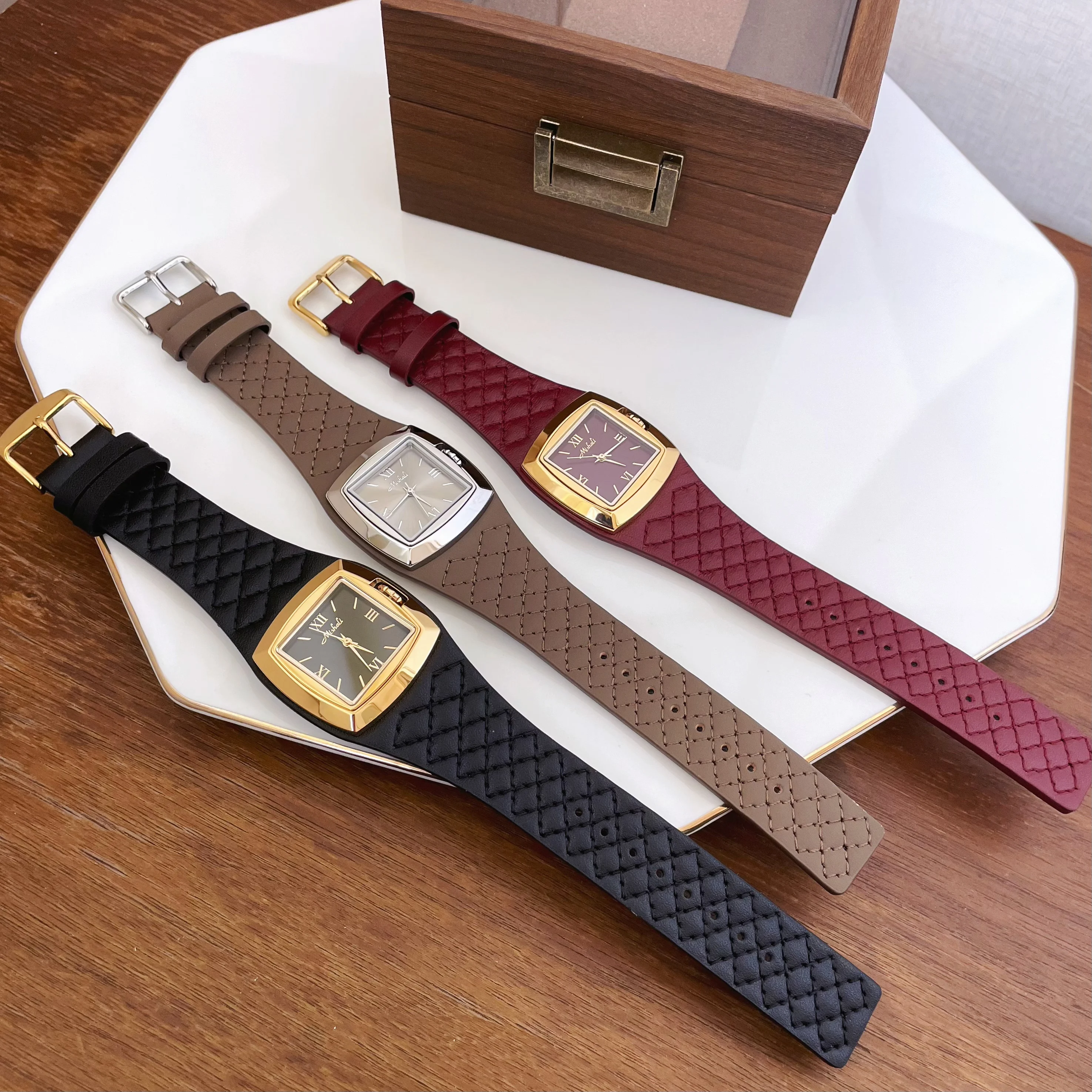 ساعة يد نسائية كلاسيكية كوارتز بحزام من الجلد الطب...