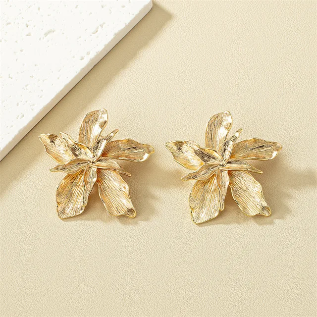 2025 New Vintage Metal Gold Color Flower Earrings For Women Fashion Floral Statement Earrings Jewelry Gift Wholesale 2