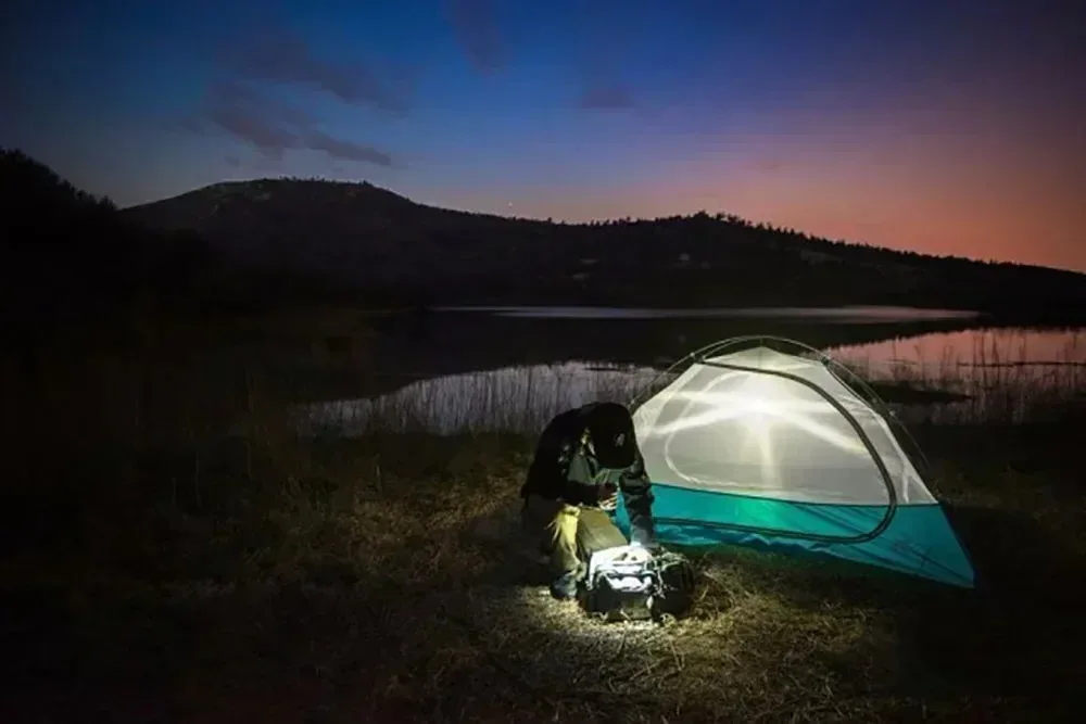Wiederaufladbare LED-Taschenlampe 100000LM Superhelle Taktische Langstrecken-Taschenlampe Wasserdicht für Outdoor-Camping Angeln Laterne – Detail 25