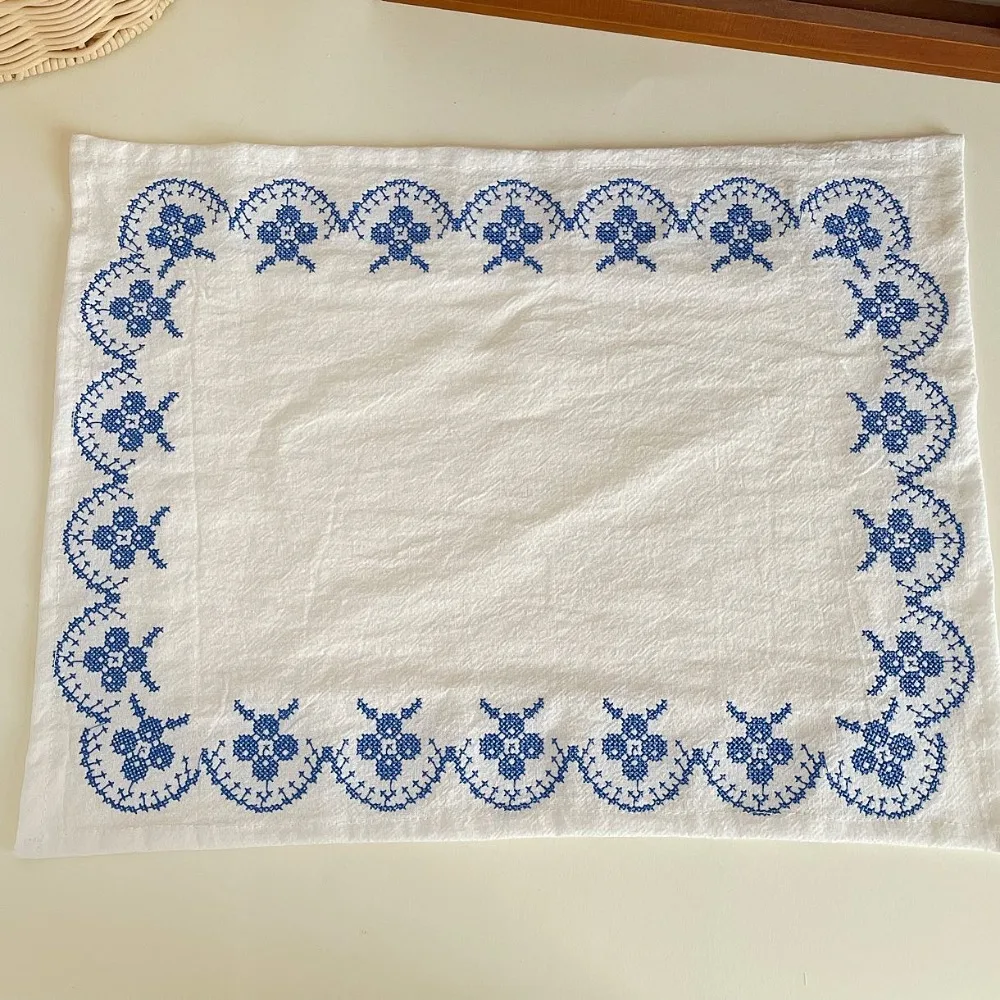 Pure Cotton Retro Embroidery Meal Mat 29*37cm Exquisite Desktop Mat Square Simple Cover Cloth Background Props