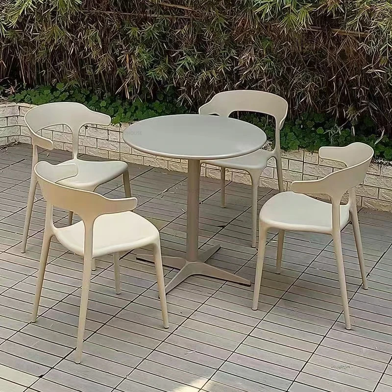 4 chairs 1 table-E