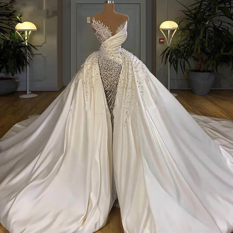 

2024 элегантные белые свадебные платья без рукавов с блестками, бусинами и жемчугом, платья для торжественных случаев, роскошное платье со шлейфом в виде часовни, индивидуальный пошив