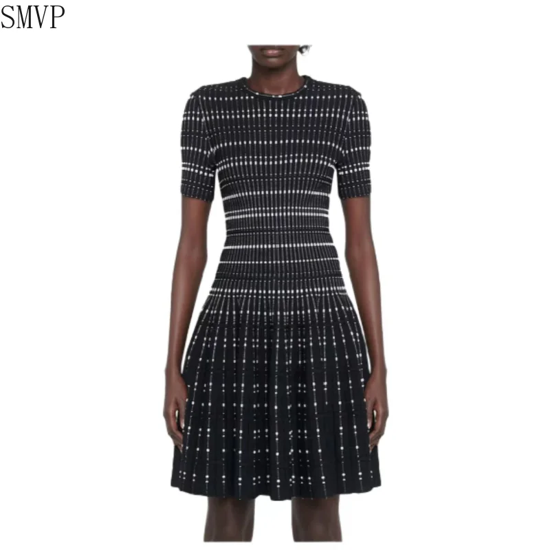 

Fashionable High-quality Ribbed Knitted Women's Dress 2023 Slim Fitting Short Sleeved A-line Skirt Retro High-end Mini Dress