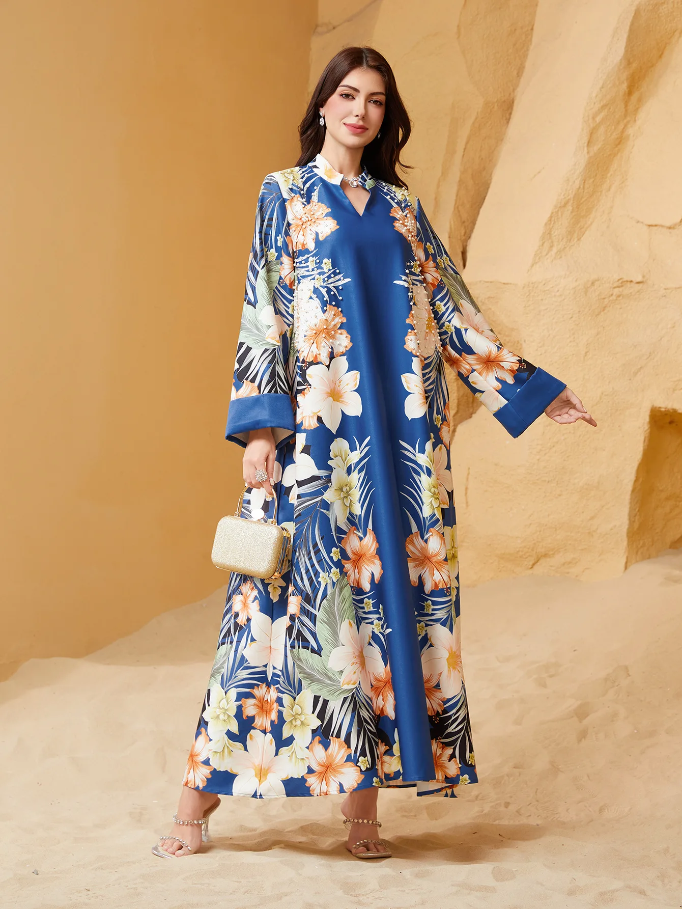 جلابية نسائية فاخرة بتصميم راقي