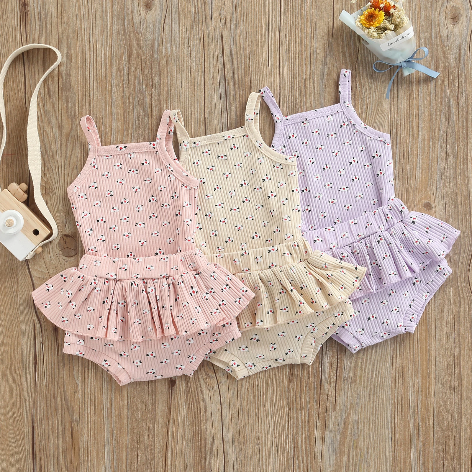 baby's complete set of clothing Two Piece Infant Baby Girl’s Clothes Fashion Floral Suspender Romper and Ruffle Short Pants Summer baby clothing set red	