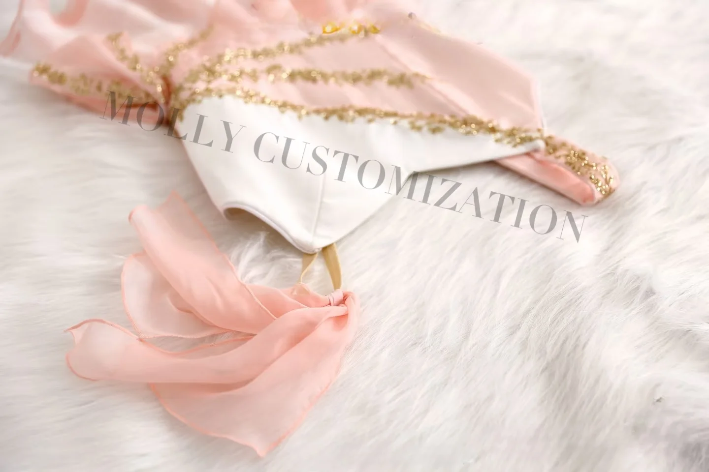 Maßgeschneiderter rosa Liebes-Charme-Chiffonrock mit kleinem Engel und Amor-Motiv für Ballettwettbewerbe für Erwachsene und Kinder – Detail 8