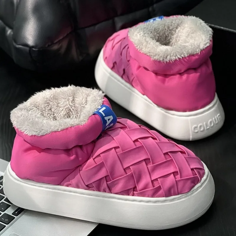 thumbnail image 3 of Zapatos de invierno de algodón para mujer, botines de felpa de plumón a prueba de viento y lluvia con suela gruesa, botas de plataforma antideslizantes para parejas 2024, 3 of 5