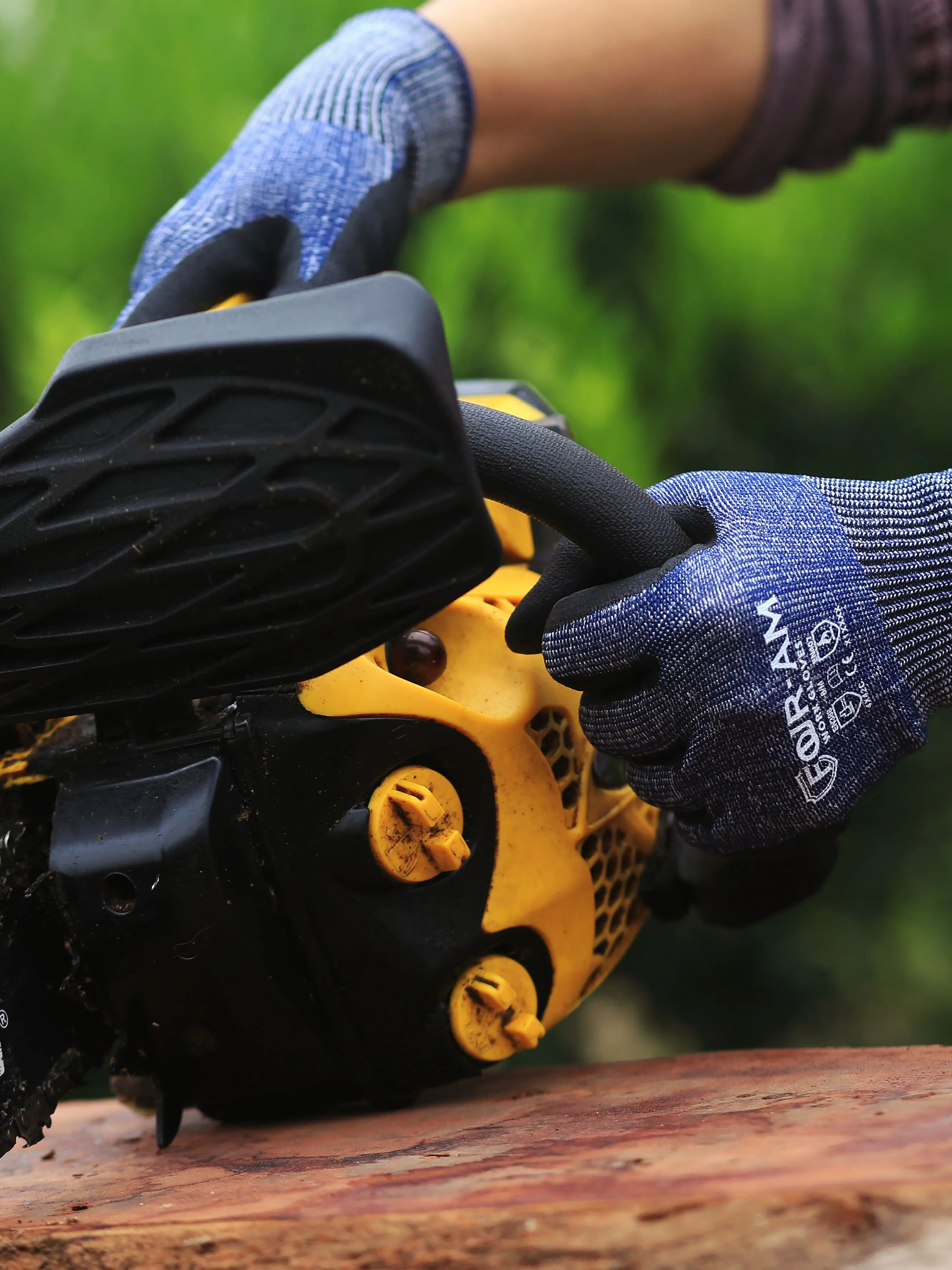 Level 5 Cut-Resistant Gloves, Firm Non-Slip Grip, Heavy Duty Work, Durable & Breathable Nitrile Foam Coated, Touchscreen