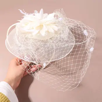 Velo da Sposa in Stile Francese con Fascia per Capelli, Accessorio Nuziale Hepburn con Fiori, Piume e Rete, Copricapo