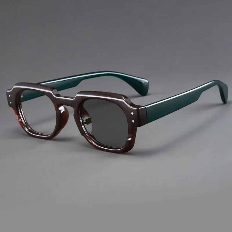 Stylish Oversized Photochromic Grey-tinted Reading Glasses for Trendy Eye Protection