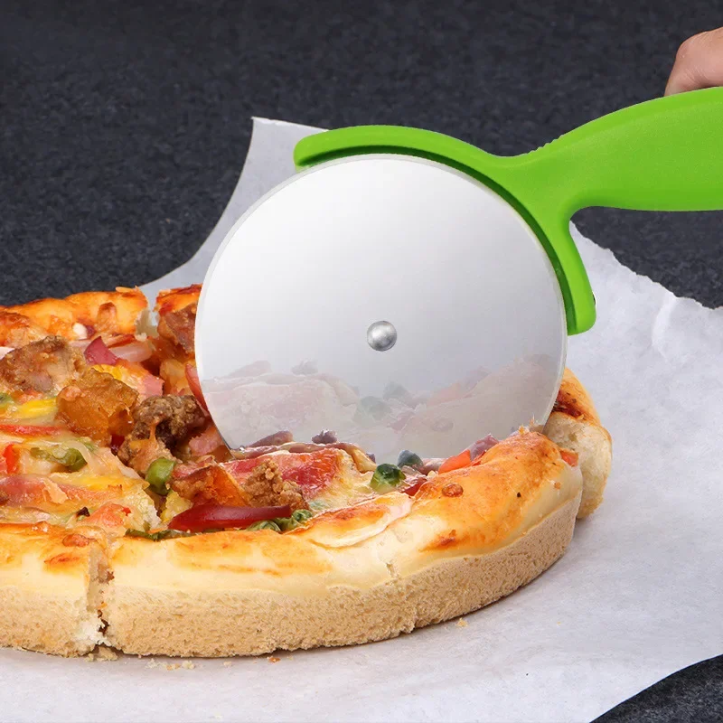 Home stainless steel pizza roller cutter, creative circular single wheel pizza cutter, portable and easy to clean