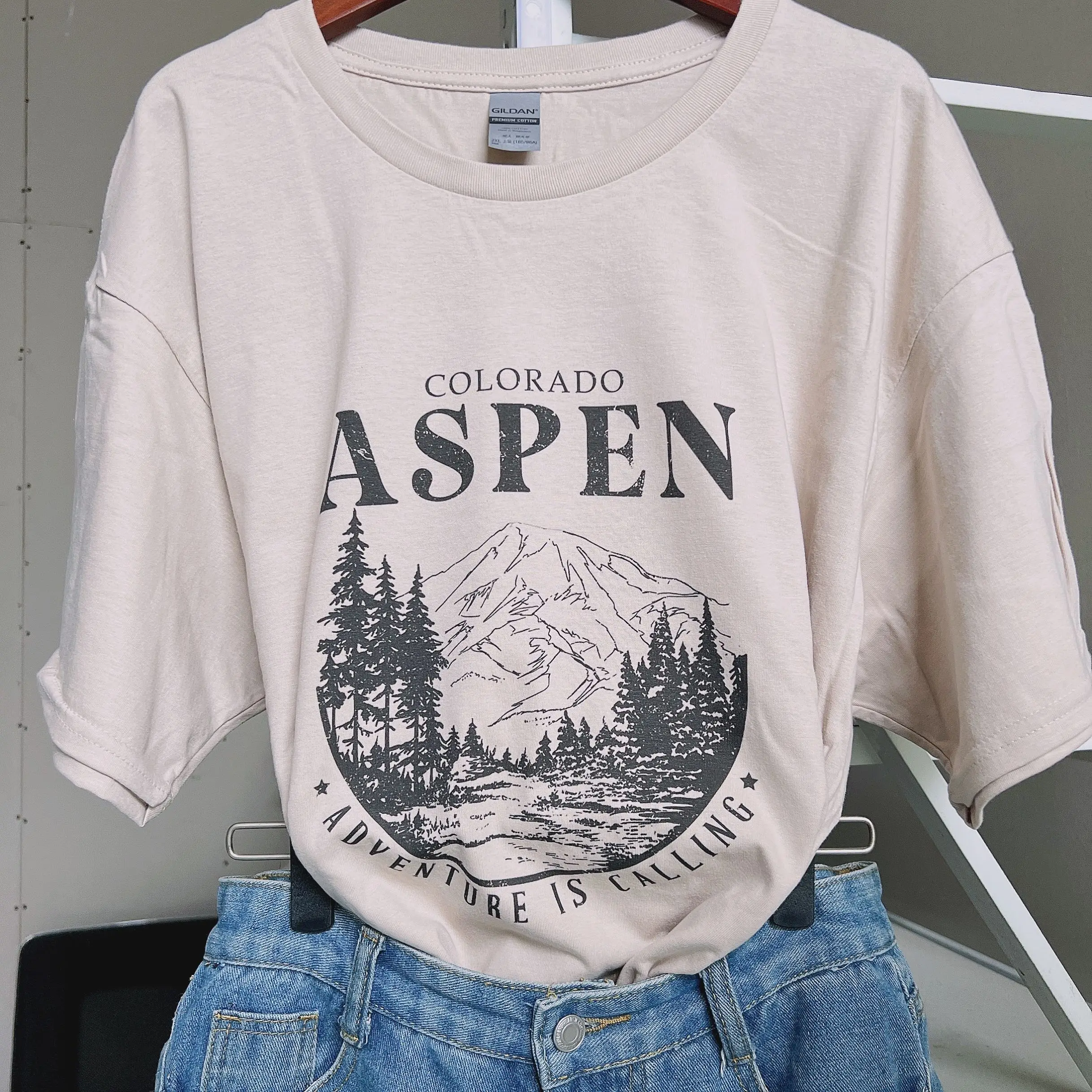 Vintage 90s Aspen Colorado Embroidered Crewneck