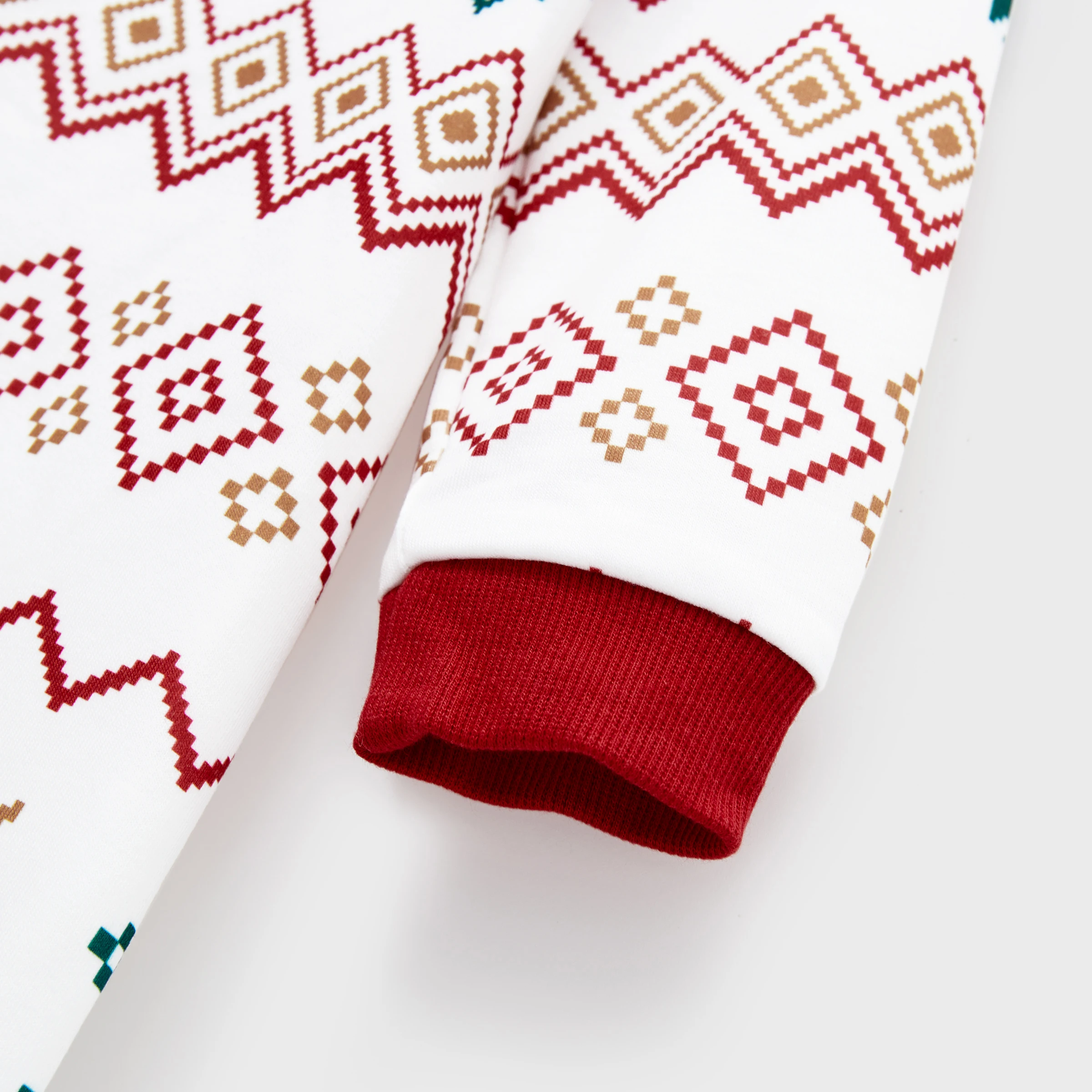 thumbnail image 5 of Sudadera navideña con estampado de renos para toda la familia, 5 of 5
