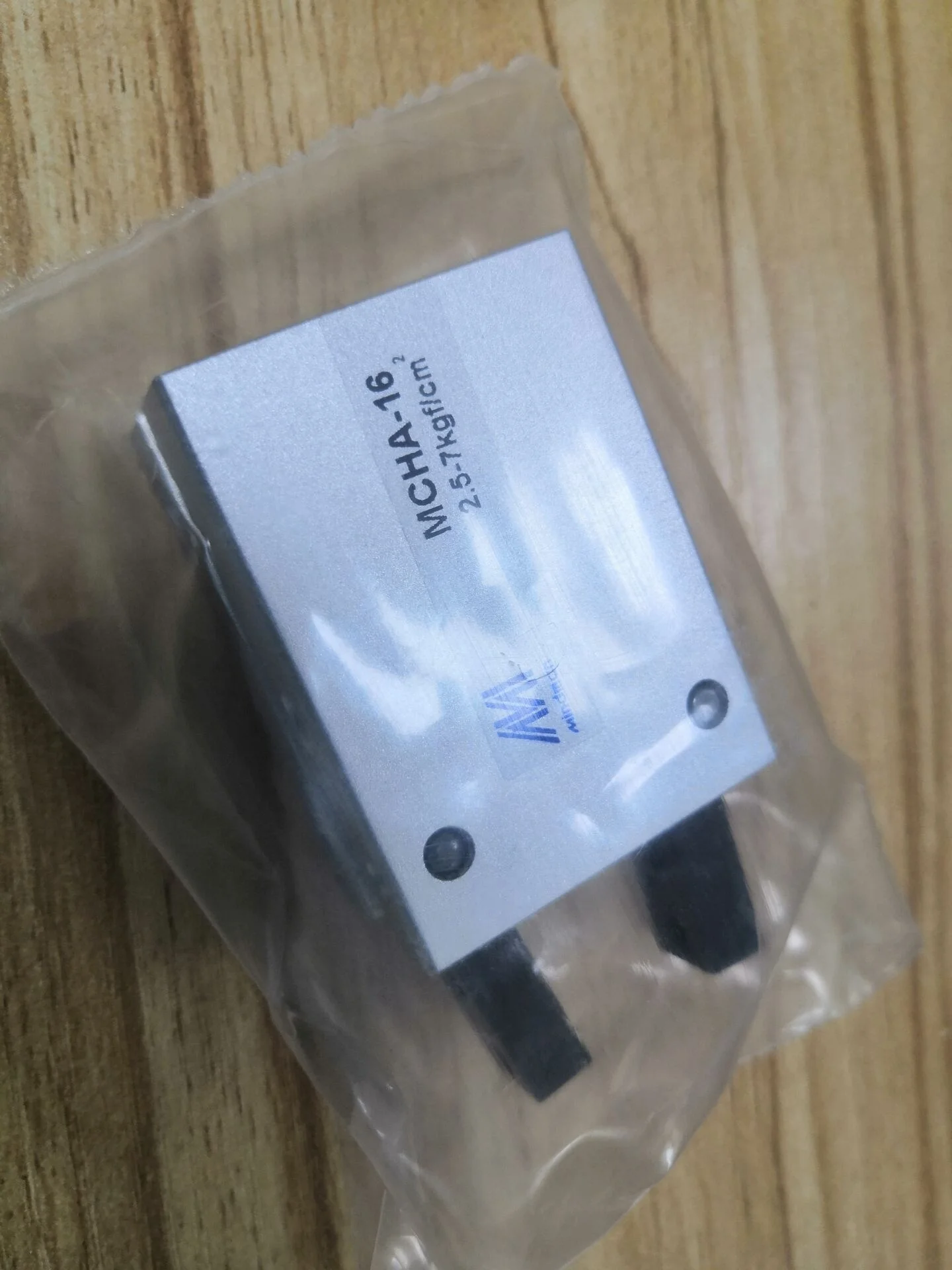 

Mindman MCHA-16 двухкулачковый угловой захват