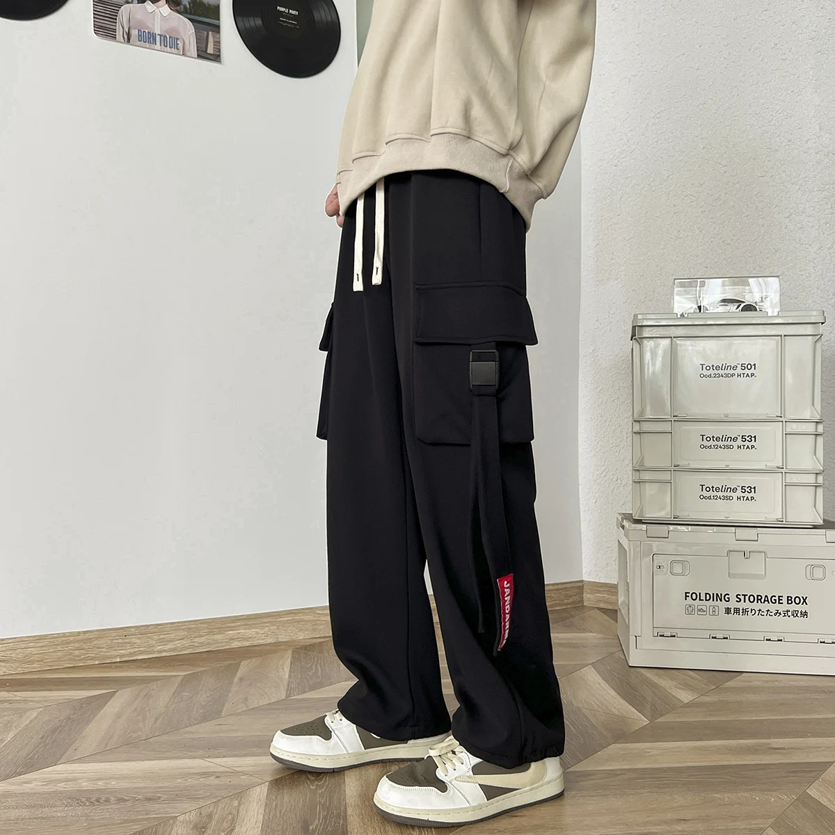 Trendy casual pants for men style ruffled multi pocket workwear pants loose fitting sports