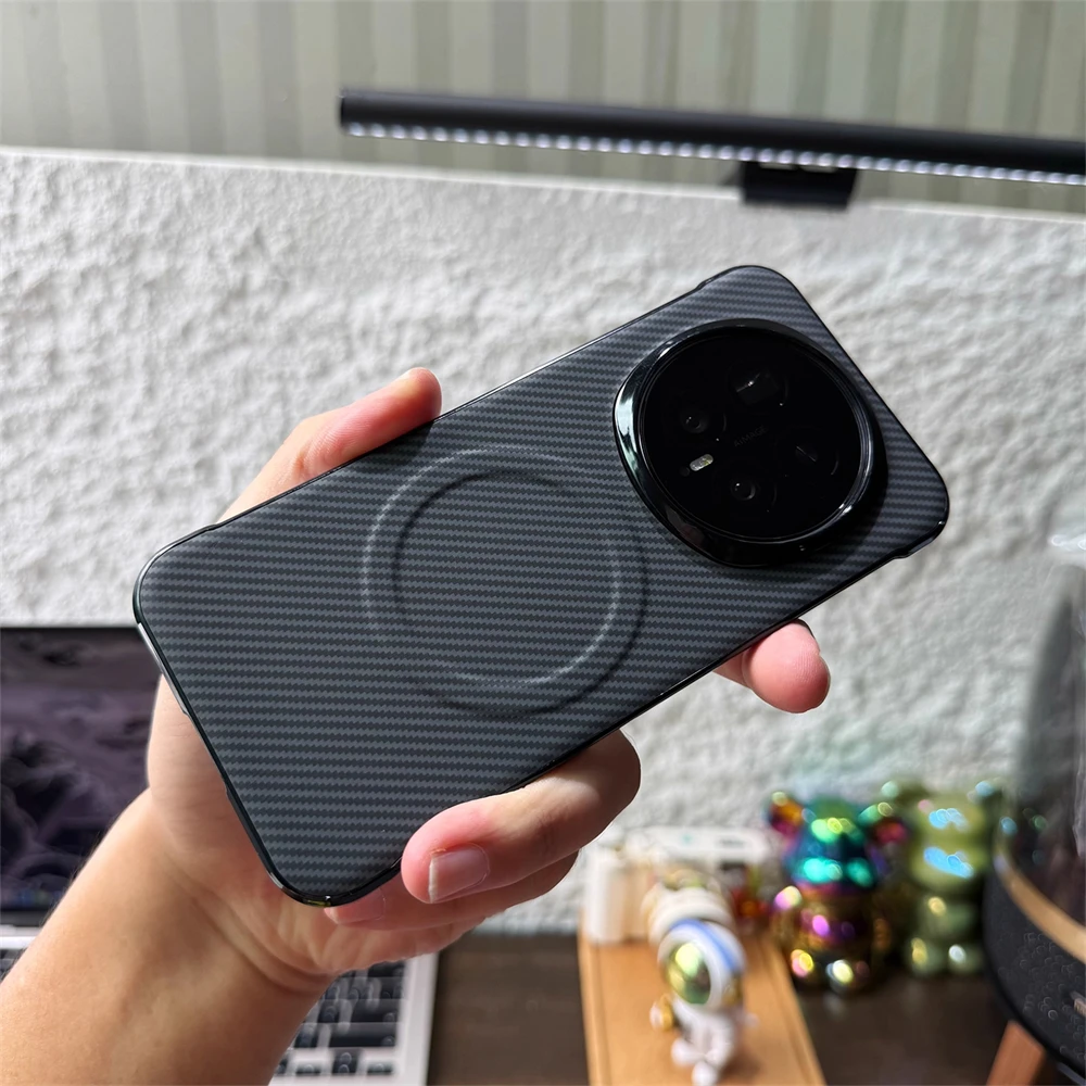 Sleek Frameless Carbon Fiber Pattern Hard Shell with Magnetic Wireless Charging Compatibility