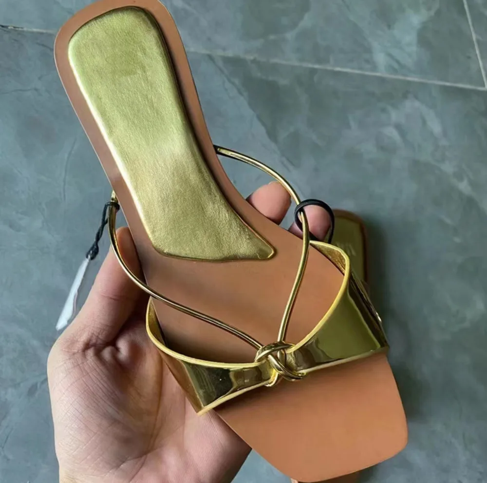 

2023 Women's Summer Gold Kbot Flat Sandal Sexy Thin Straps Luxury Slippers TRAF Square Toe Flip Flops Casual Beach Flats