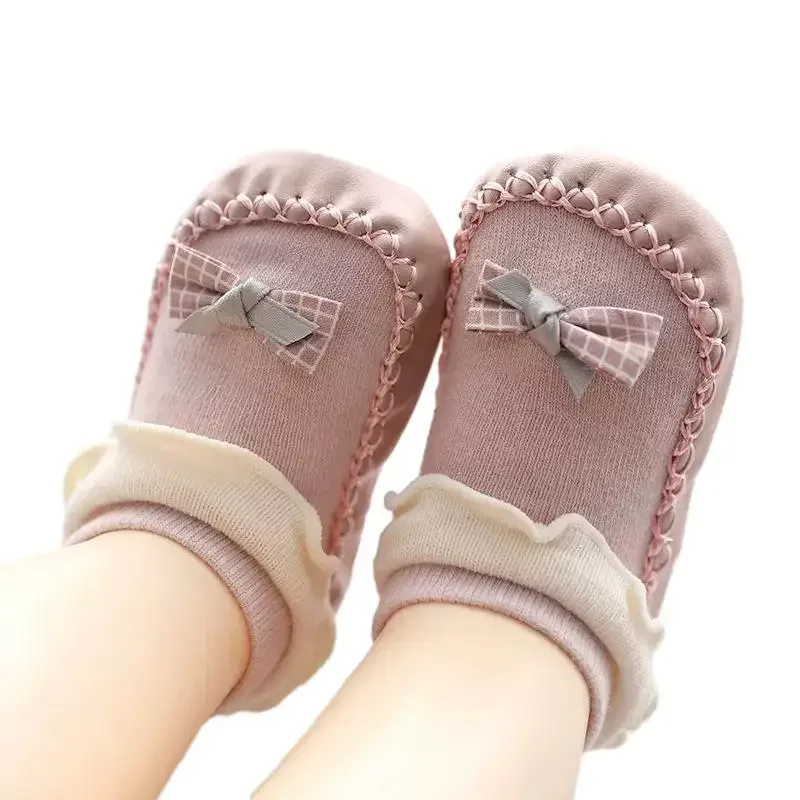 Zapatos de piel sintética con lazo para niños pequeños, zapatos de suela suave con bordes, estilo princesa, antideslizantes, calcetines de suelo para recién nacidos, 6-18 meses, novedad