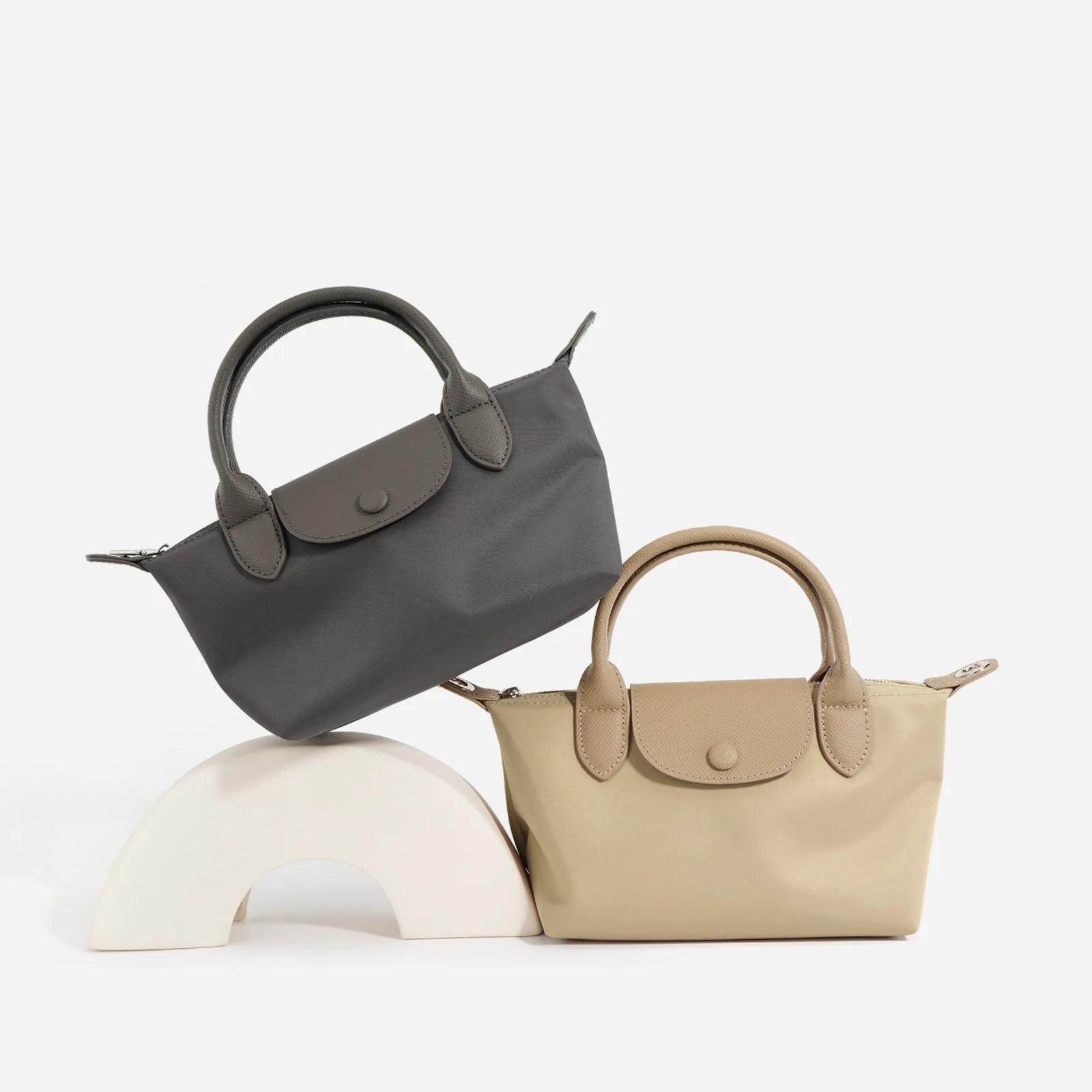 

Waterproof Fabric Hobos bags for women Genuine leather Crossbody Bag Lightweight Nylon handbags for women Daily Use