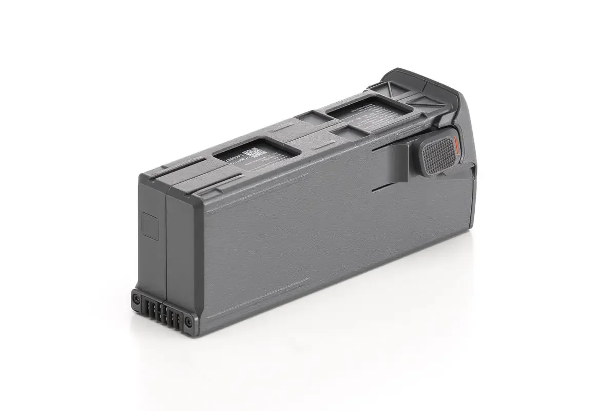 Batterie intelligente DJI Avata 2 avec indicateur LED allumé, signalant une charge complète.
