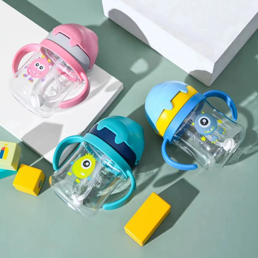 Cartoon Pattern Outdoor Child Drinking Bottle Straw Baby Feeding Cup Kids Training Portable Handle Water Bottle 250ML water bottle feeding bottle
