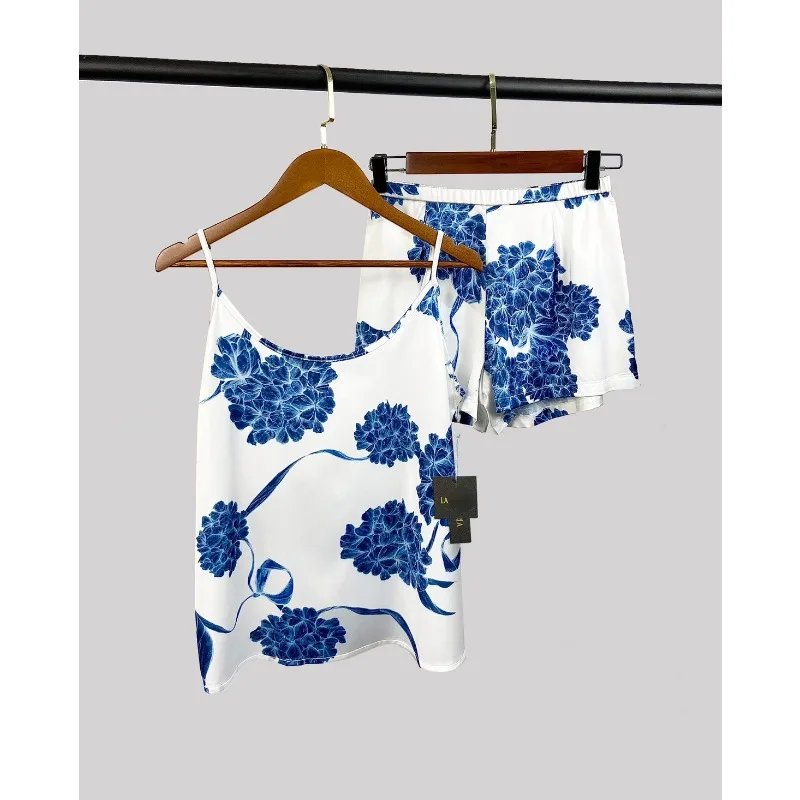 Рисунок 4 - Женская атласная пижама-Гортензия La