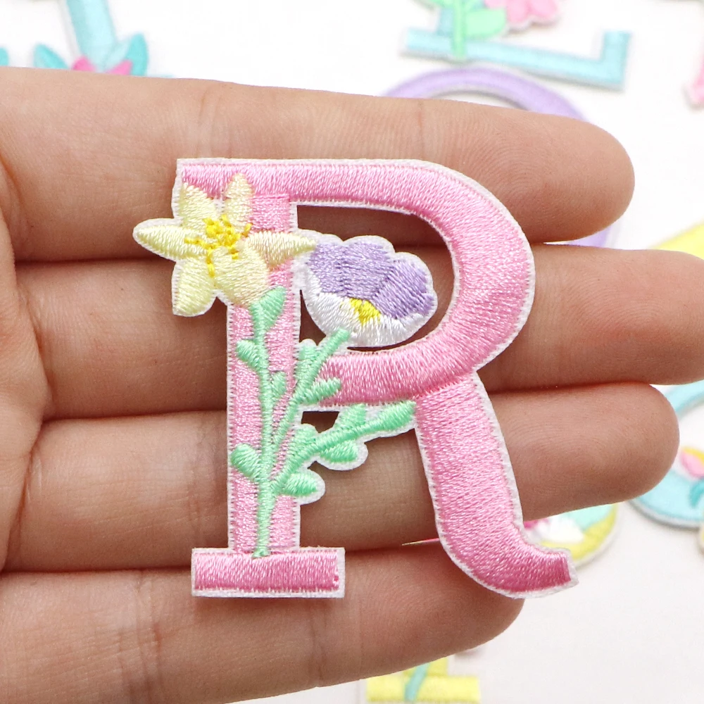 1PC 1.77인치 레터 플라워 자수 아플리케 패치 화려한 레터 패치 의류 가방 DIY 공예용 바느질 수선 패치