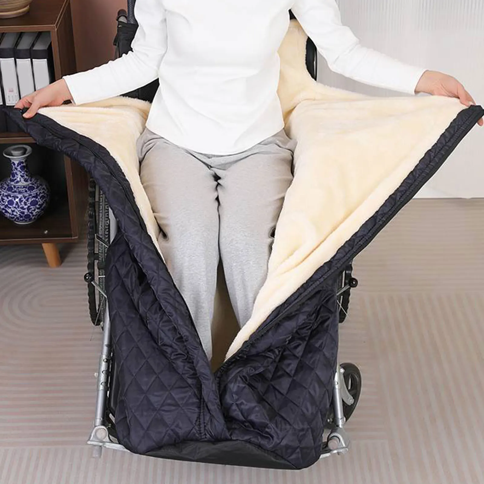 Heavyweight Wheelchair Blanket Daily Living Aids Warm Leg Cozy Warm Bag Gifts Cold Weather Wheelchair Cover for Disabled People 2