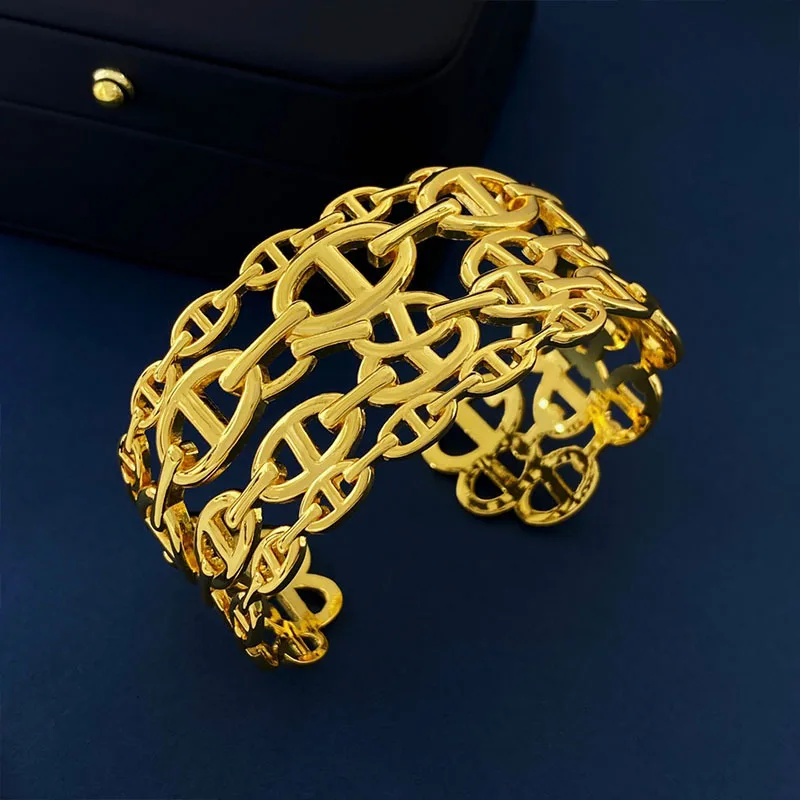 New Hollow Pig Nose Wide Edition Bracelet