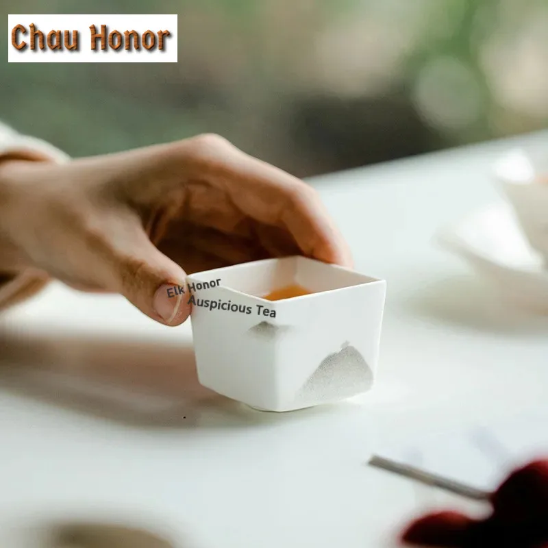 2pc/set Creative Viewing Mountain Ceramic Master Cup Japanese Square Teacup Guests Drink Reception White Porcelain Teaware 50ml
