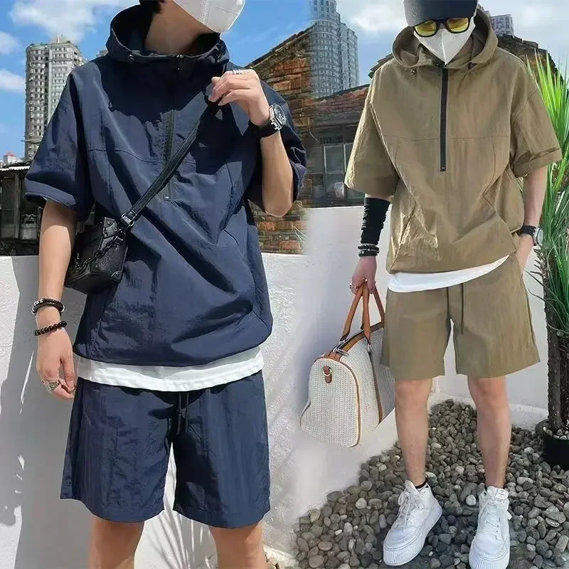 2Pcs 남자 여름 Tracksuit 반바지 세트 후드 T 셔츠 지퍼 + 일치하는 반바지 솔리드 카고 대형 캐주얼 정장 4XL 남성 의류