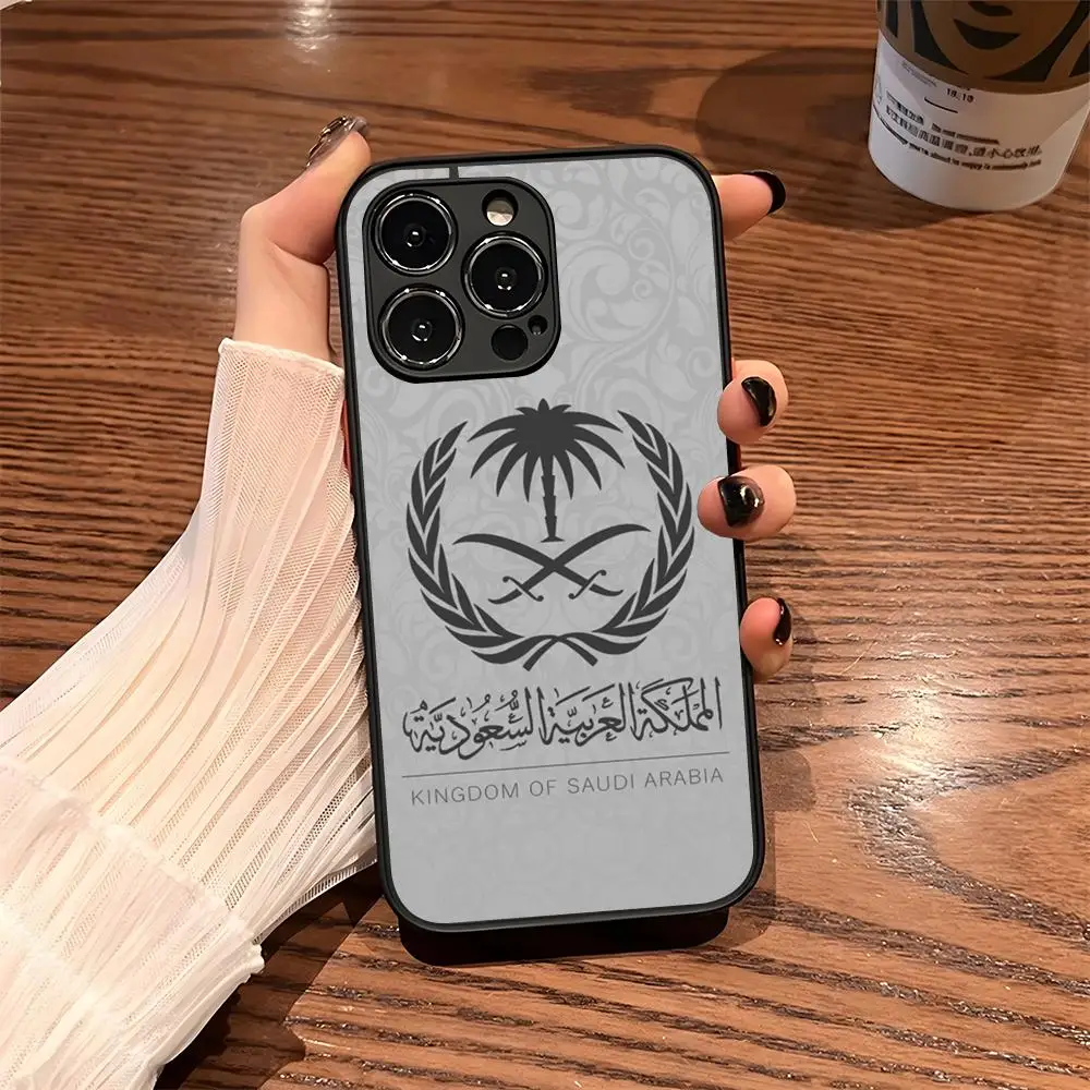جراب هاتف آيفون بتصميم شعار المملكة العربية السعود...